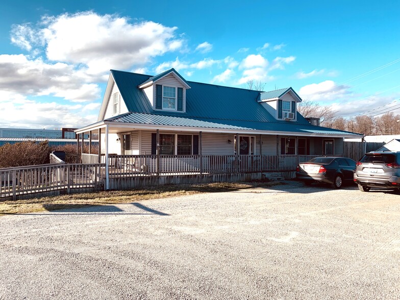 100 Shane Dr, Glasgow, KY for sale - Building Photo - Image 2 of 5