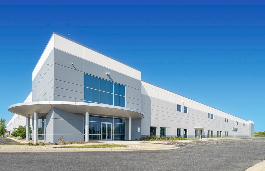 901 Renaissance Blvd, Sturtevant, WI for lease - Building Photo - Image 3 of 9