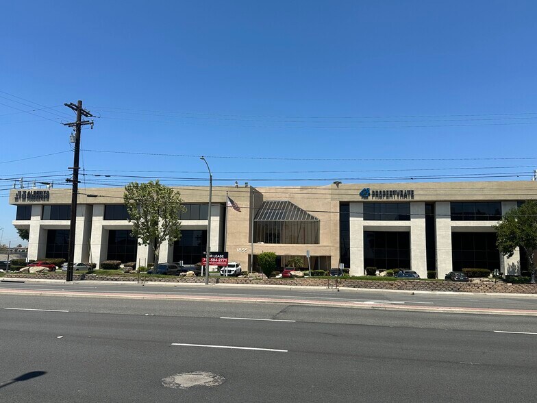 1855 W Katella Ave, Orange, CA for lease - Building Photo - Image 3 of 106