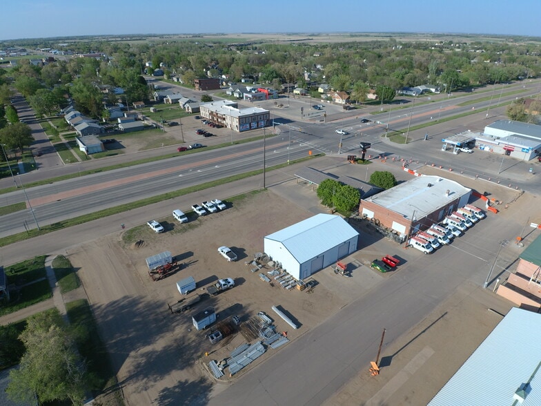 307 Dakota Ave N, Huron, SD for sale - Building Photo - Image 3 of 12