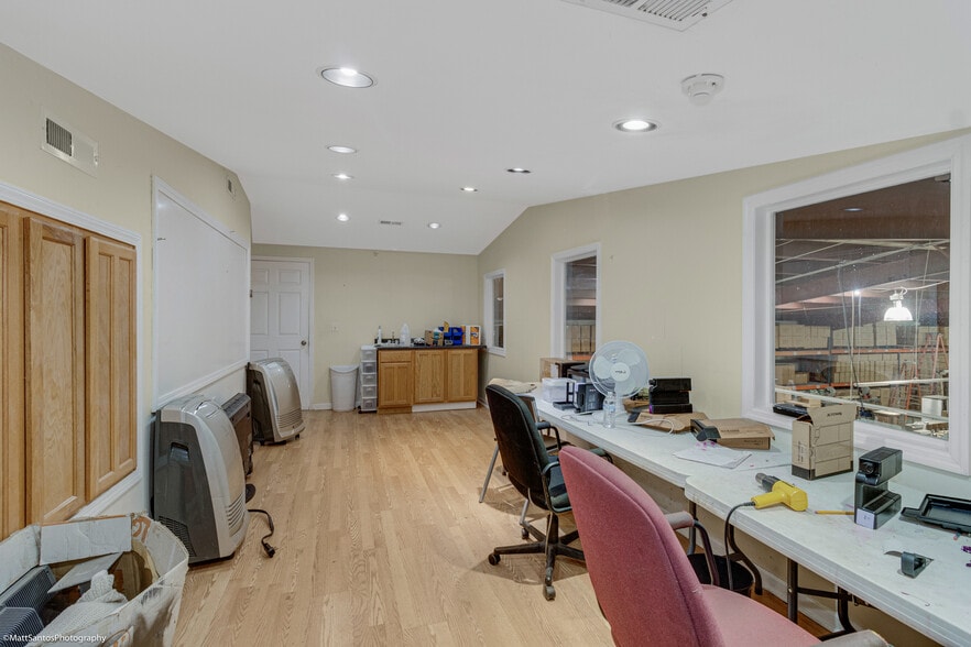 328 Tiller Dr, Pawleys Island, SC for lease - Interior Photo - Image 2 of 40