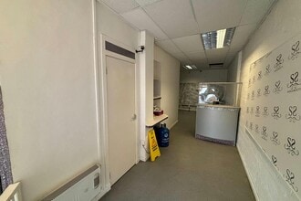 87A-87B John Finnie St, Kilmarnock for lease Interior Photo- Image 2 of 3