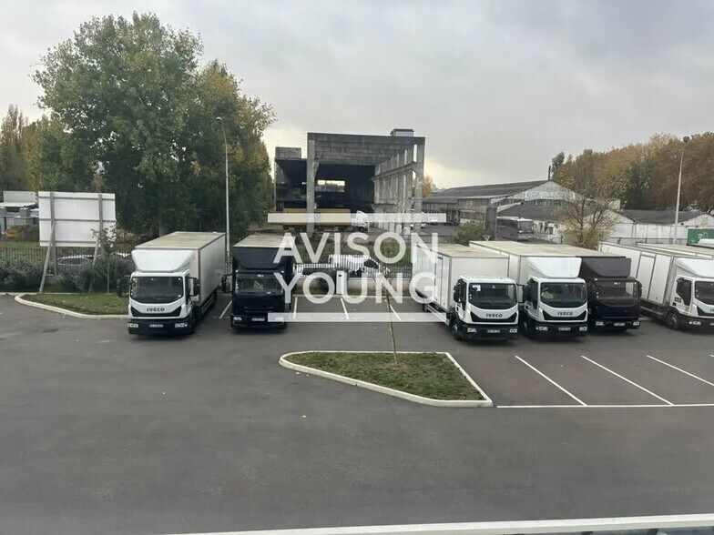 Flex in Gennevilliers for lease - Building Photo - Image 1 of 12