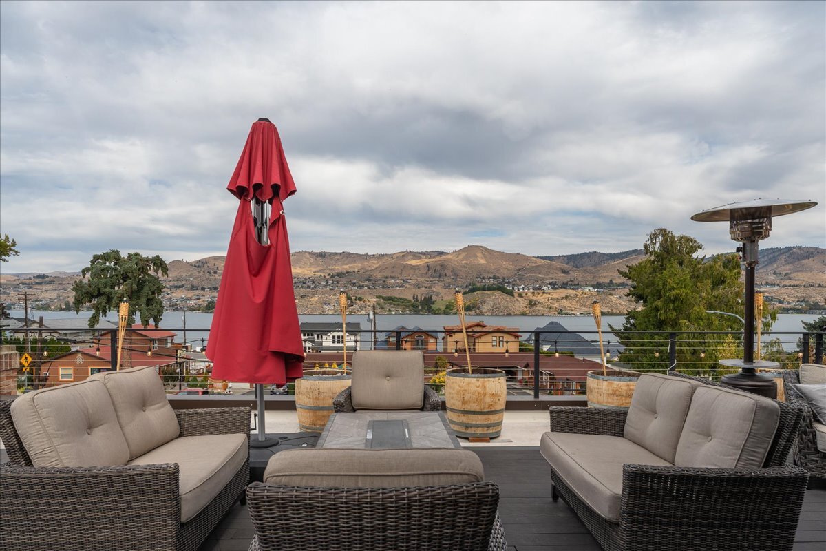 2037 W Woodin Ave, Chelan, WA for sale Building Photo- Image 1 of 31