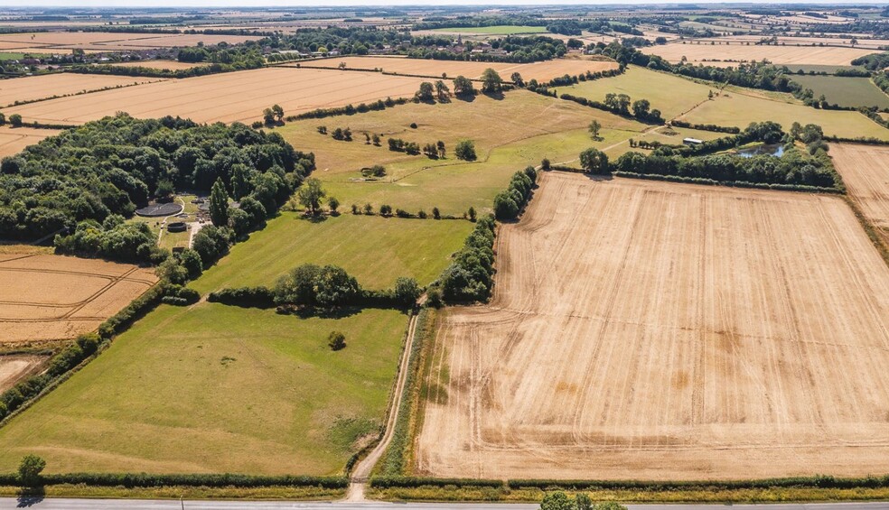 Lowfields, Navenby for sale - Building Photo - Image 1 of 5