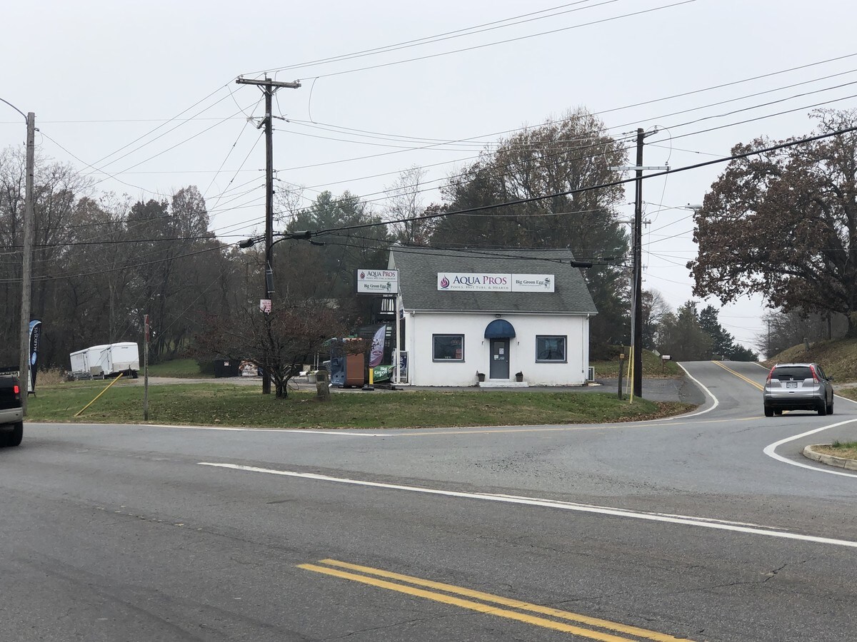 1173 Rd, Bedford, VA 24523