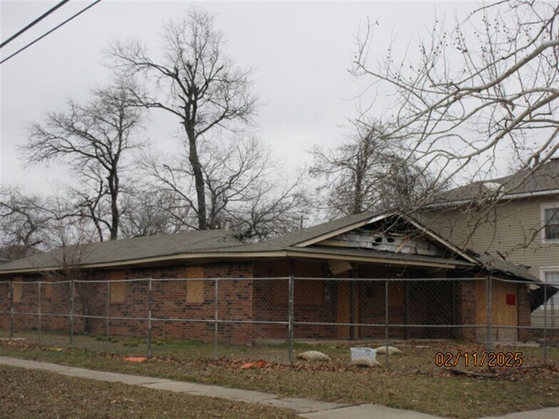 1137 NW 11th St, Oklahoma City, OK for sale - Primary Photo - Image 1 of 1