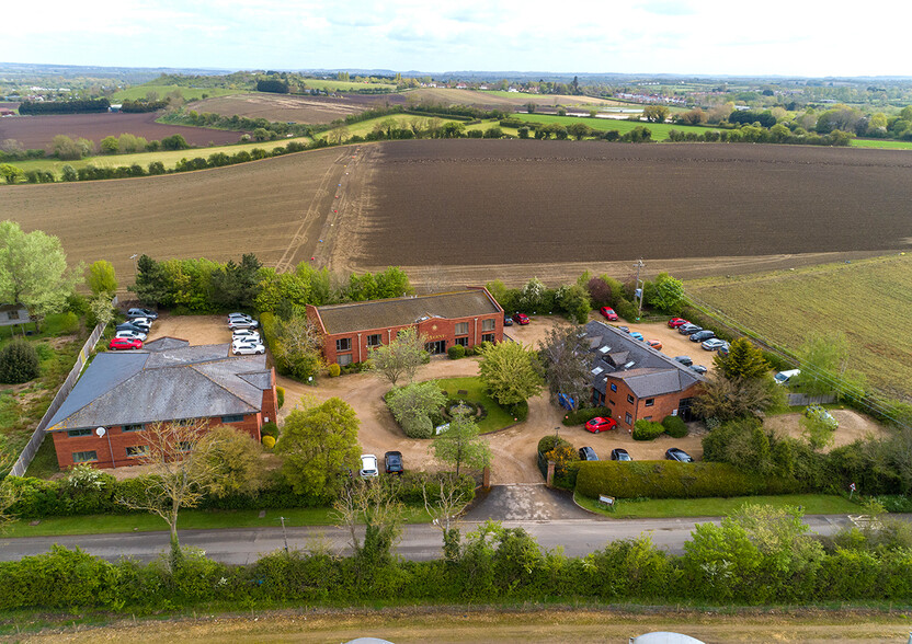 Station Rd, Offenham for sale - Primary Photo - Image 1 of 6