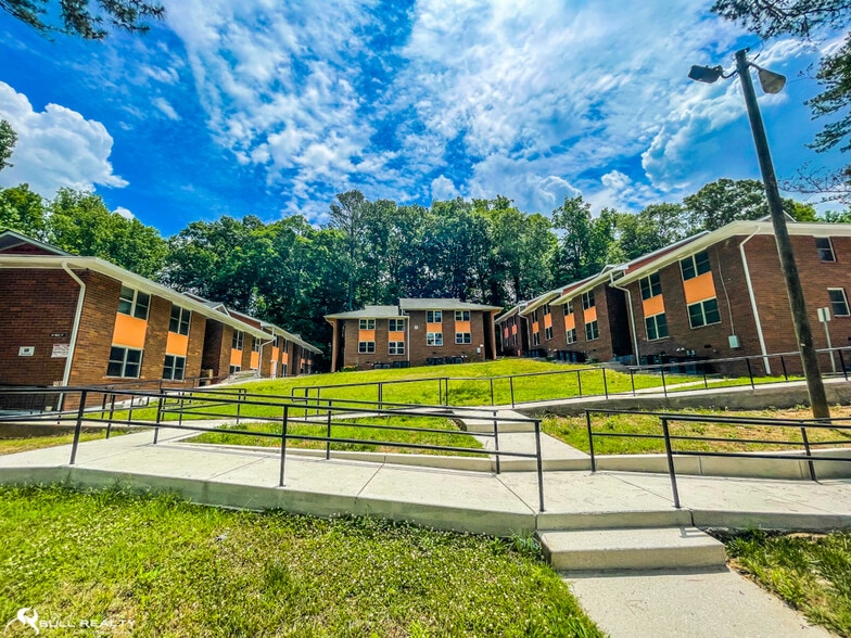 385 Holly St NW, Atlanta, GA 30318