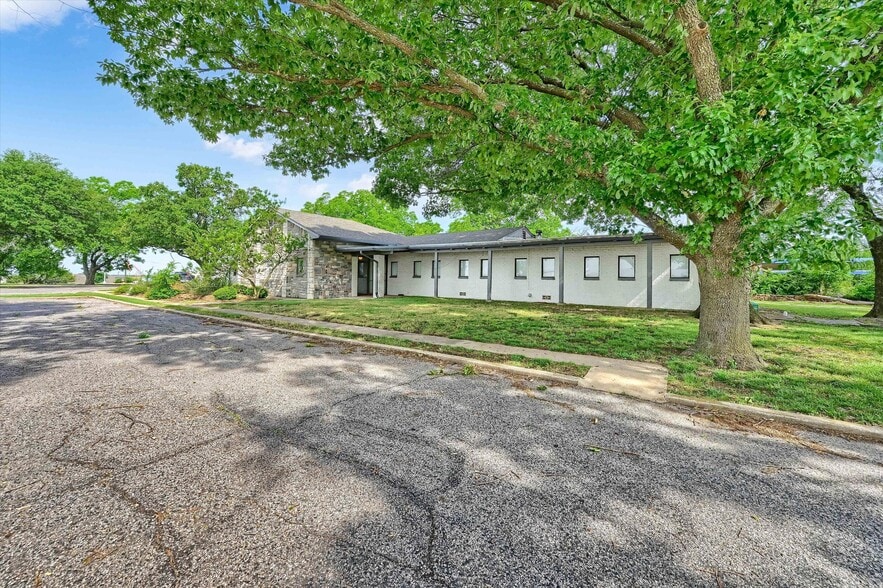 815 Pecan Grove Rd E, Sherman, TX for sale - Building Photo - Image 2 of 55