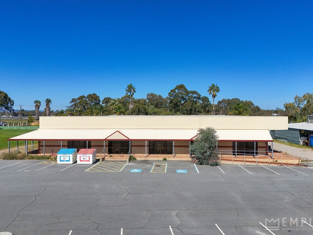 5691 West Swan Rd, West Swan for lease Primary Photo- Image 1 of 5