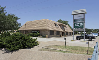 1100 W Pipeline Rd, Hurst TX - Parking Garage