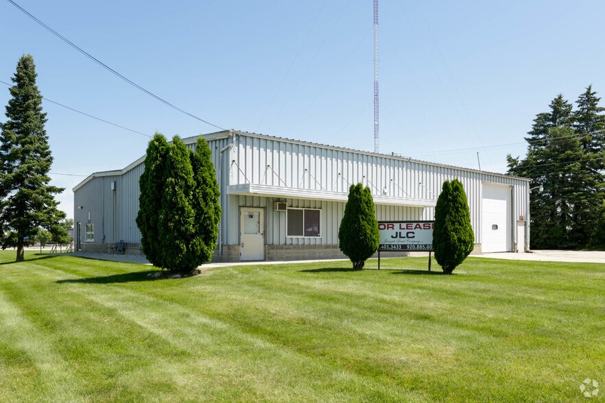 202 Bill McCollum Way, Beaver Dam, WI for sale - Building Photo - Image 1 of 1