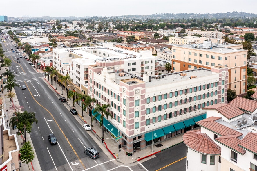 301-317 W Main St, Alhambra, CA for lease - Building Photo - Image 2 of 28