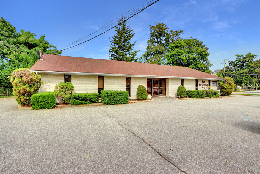 454 Deer Park Ave, Babylon, NY for sale - Building Photo - Image 3 of 3