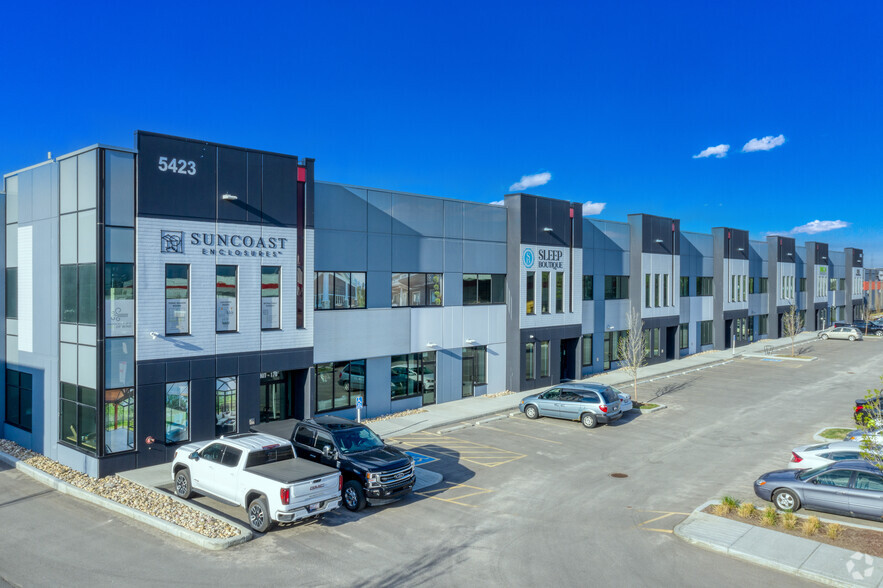 5423 61st Ave SE, Calgary, AB for lease - Primary Photo - Image 1 of 6