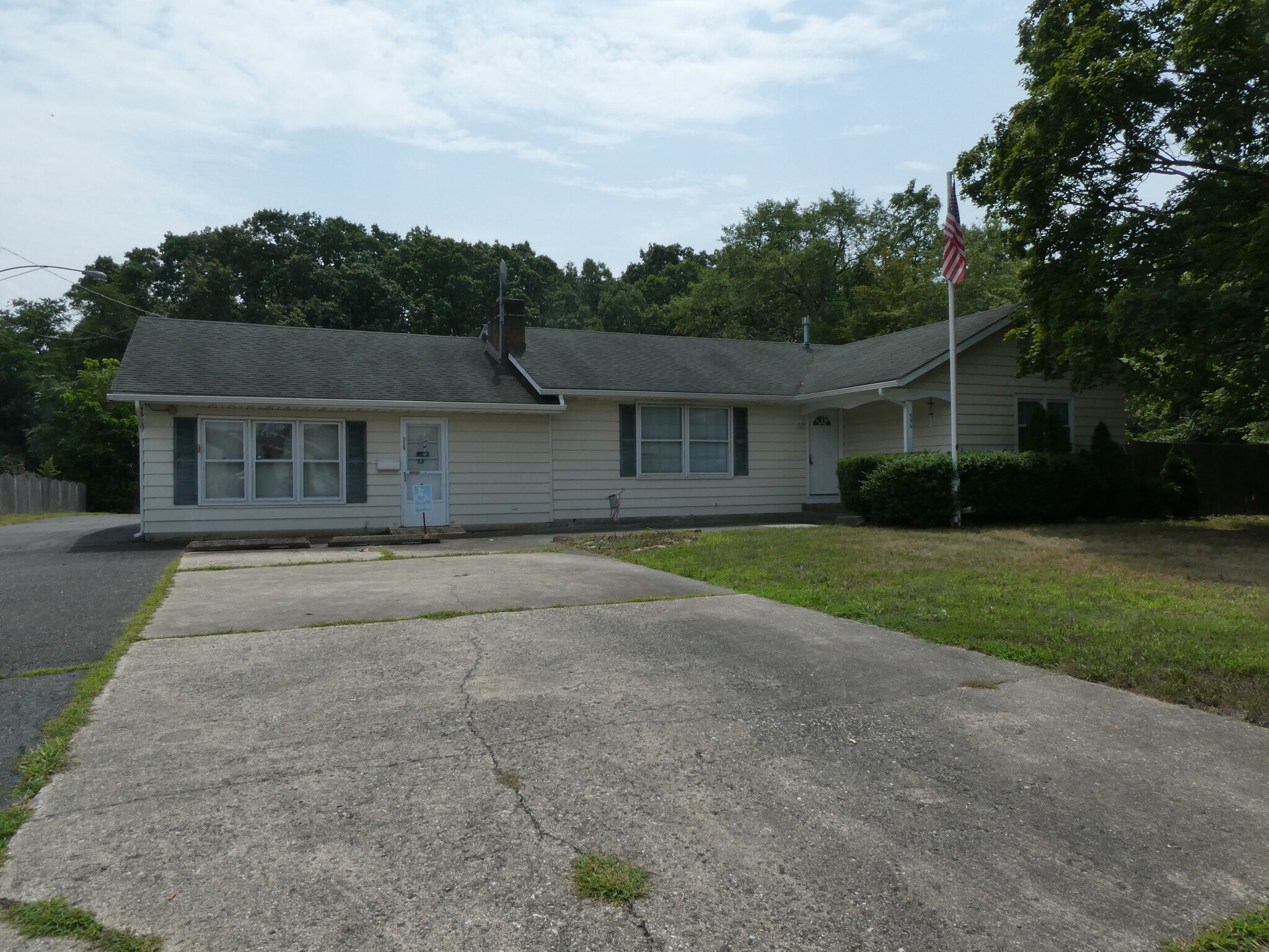 556 Williamstown Rd, Sicklerville, NJ for sale Primary Photo- Image 1 of 1