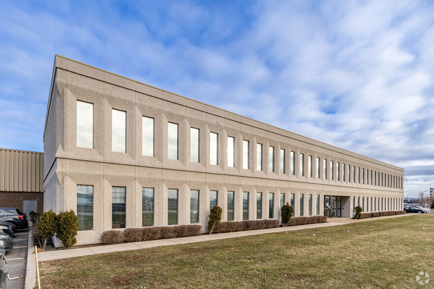 7875 Rte Transcanadienne, Montréal, QC for lease - Building Photo - Image 3 of 4