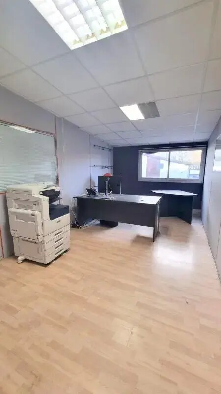 Allée Des Souches, Achères for lease Interior Photo- Image 1 of 4