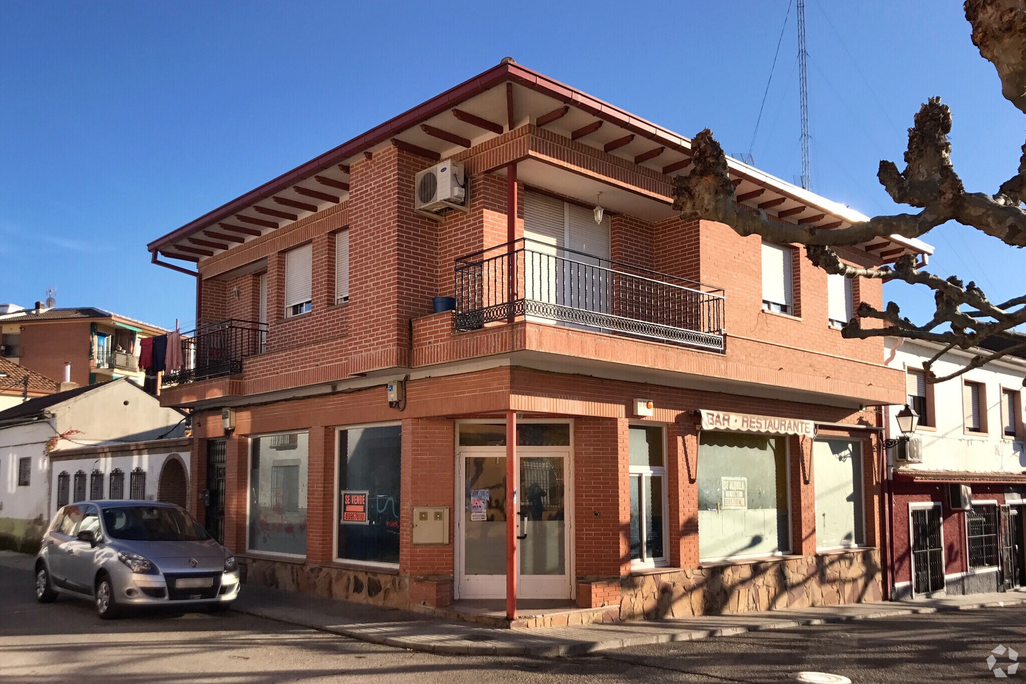Calle Javier Martín Artajo, 1, San Martín de Valdeiglesias, Madrid for sale Primary Photo- Image 1 of 1