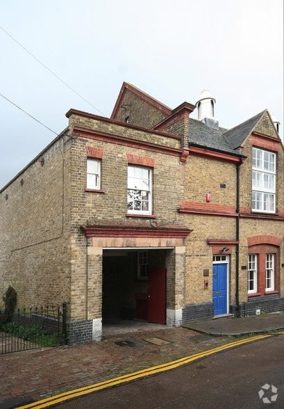 26 Church St, Bishop's Stortford for sale - Primary Photo - Image 1 of 1