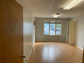 509 W Main St, Barrington, IL for lease Interior Photo- Image 2 of 10