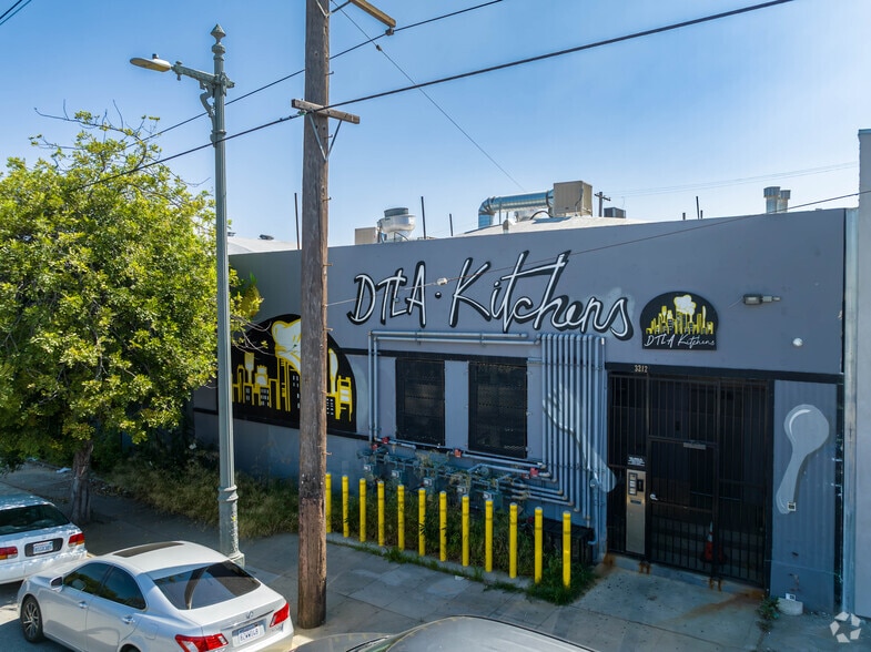 3212 E Olympic Blvd, Los Angeles, CA for lease - Building Photo - Image 3 of 16