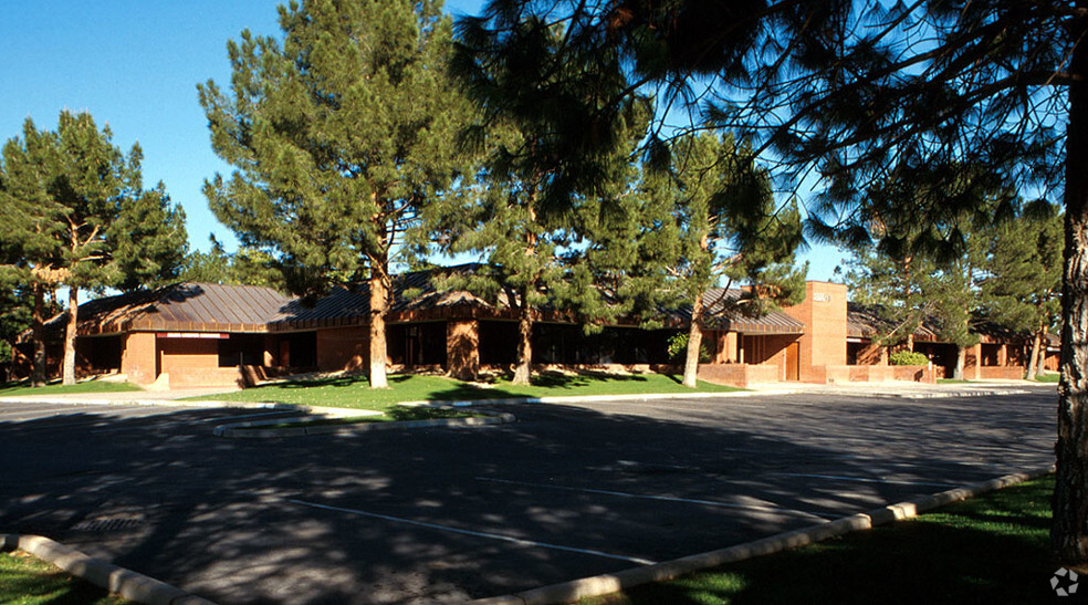 2220 S Country Club Dr, Mesa, AZ for lease - Building Photo - Image 2 of 7