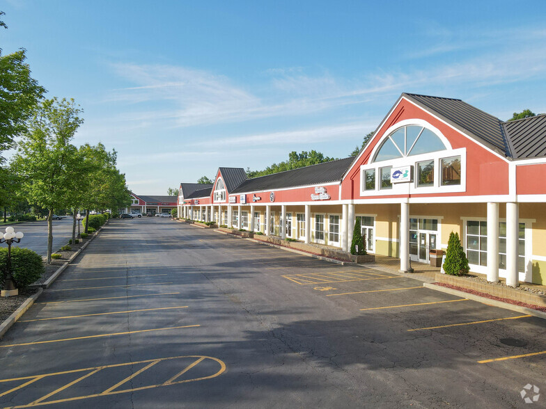 959 State Route 9, Queensbury, NY for lease - Building Photo - Image 1 of 5