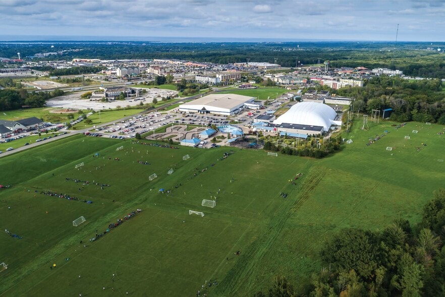 8161 Oliver Rd, Erie, PA for sale - Primary Photo - Image 1 of 1