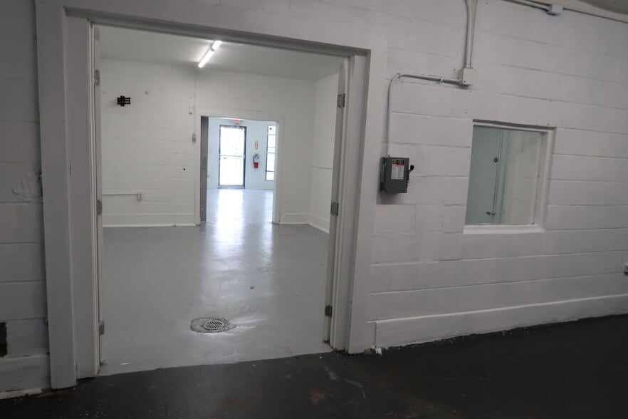 1804 N Main St, Houston, TX for lease - Building Photo - Image 2 of 21