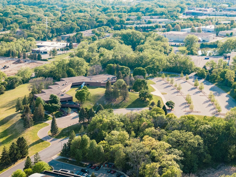 14615 Lone Oak Rd, Eden Prairie, MN for sale - Building Photo - Image 3 of 18