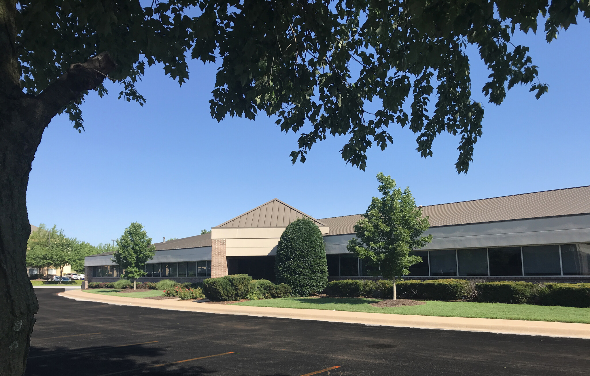 1005 Beau Terre Dr, Bentonville, AR for lease Building Photo- Image 1 of 2