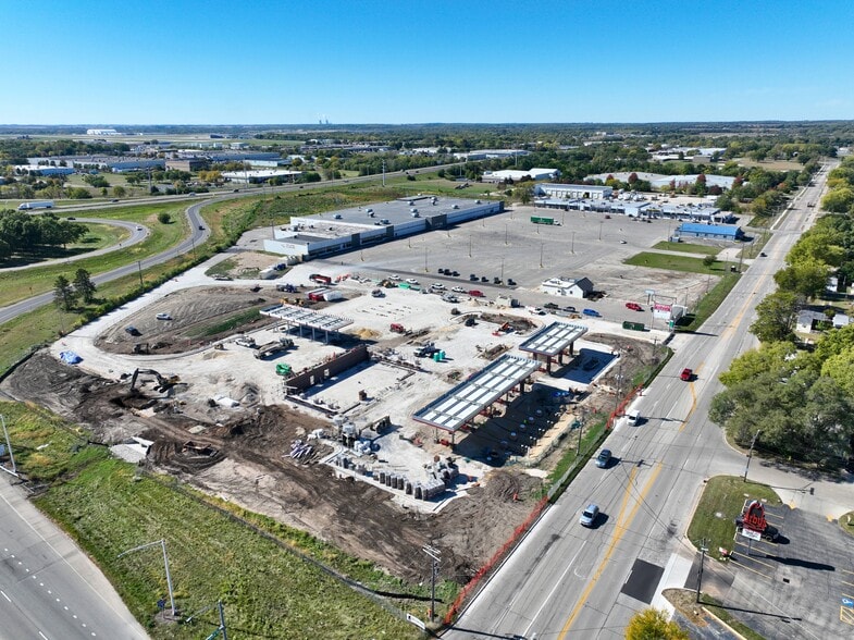 1441 Sandy Hollow Rd, Rockford, IL for lease - Building Photo - Image 2 of 4