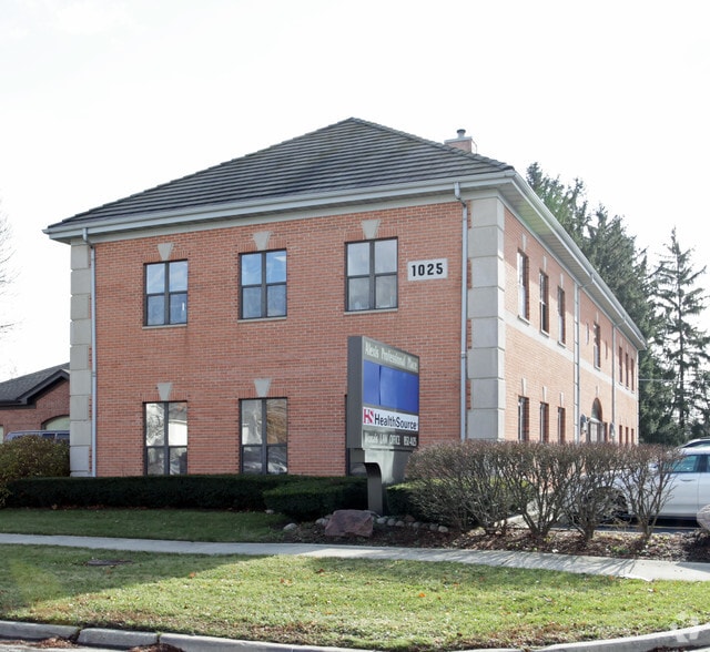 1025 Ogden Ave, Lisle, IL for lease - Building Photo - Image 1 of 9