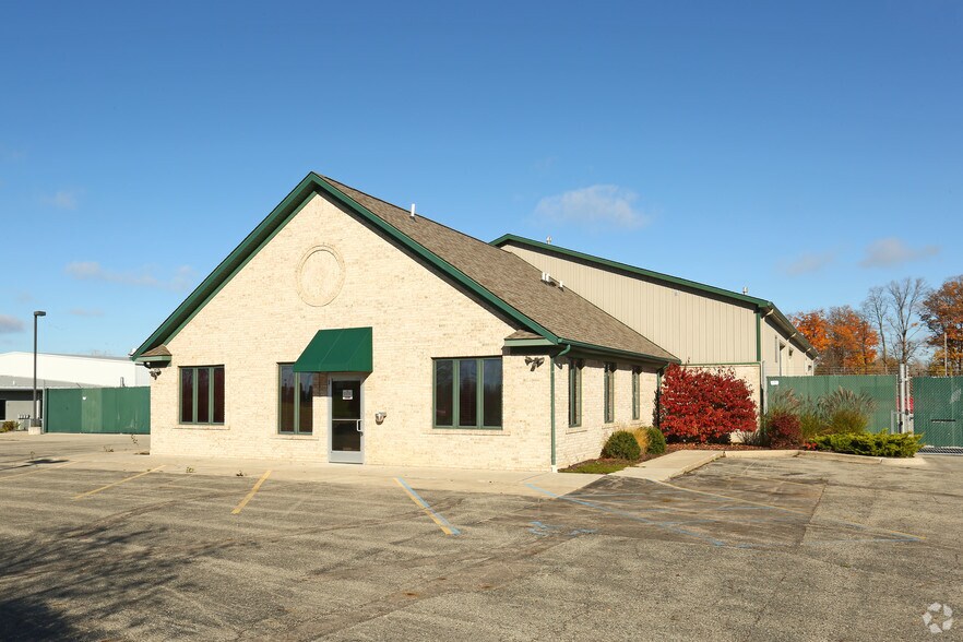 1230 Mason Ct, Webberville, MI 48892