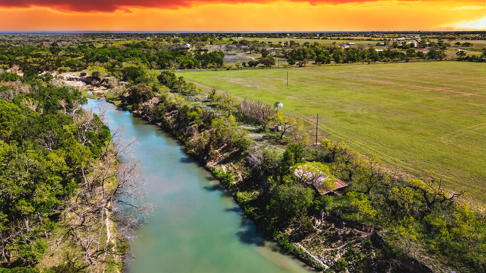 480 Kanga Roo Rd, Fredericksburg, TX for sale - Building Photo - Image 1 of 1