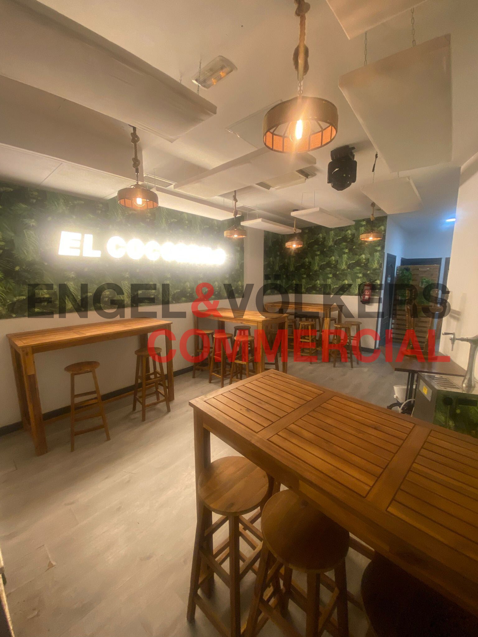 Retail in Madrid, Madrid for lease Interior Photo- Image 1 of 6