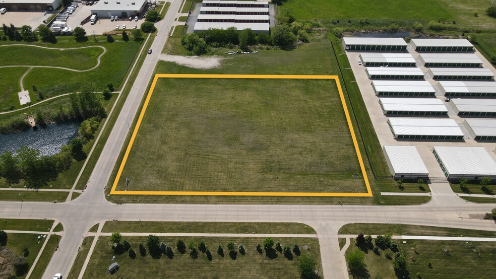 1225 SE Laurel St, Waukee, IA for sale - Building Photo - Image 1 of 3