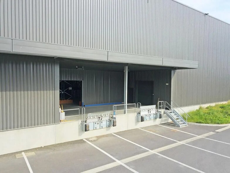 Industrial in Toulouse for lease - Building Photo - Image 2 of 10