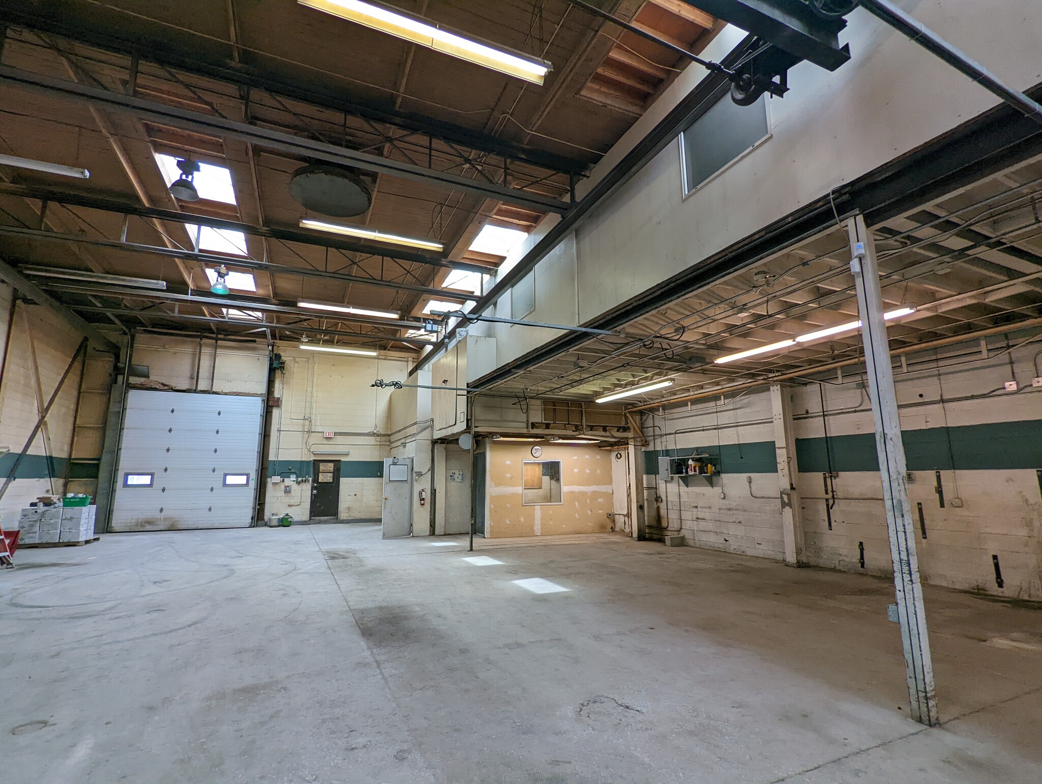 616 35 Ave NE, Calgary, AB for sale Interior Photo- Image 1 of 1