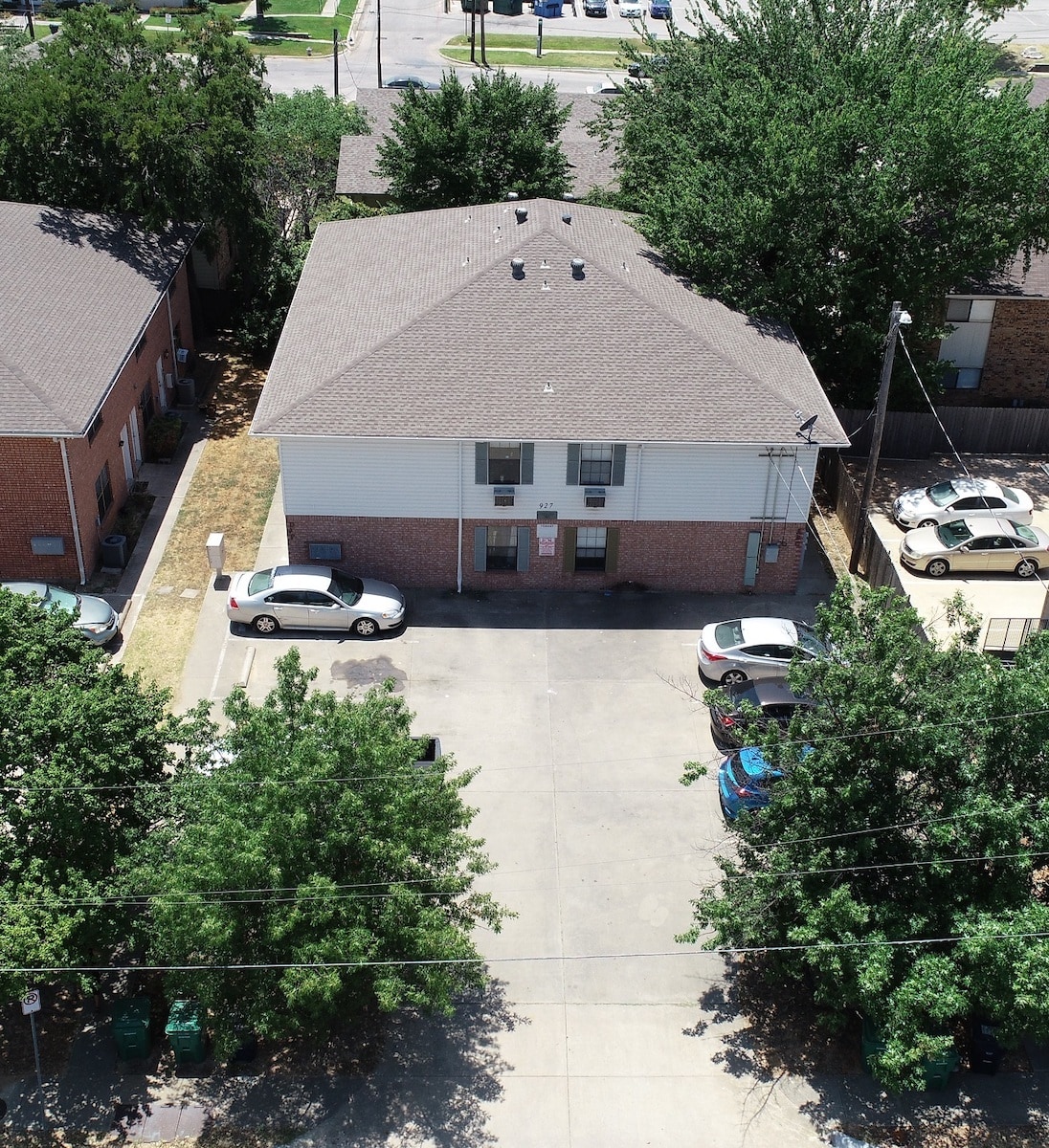 927 W Chestnut St, Denton, TX for sale Primary Photo- Image 1 of 1