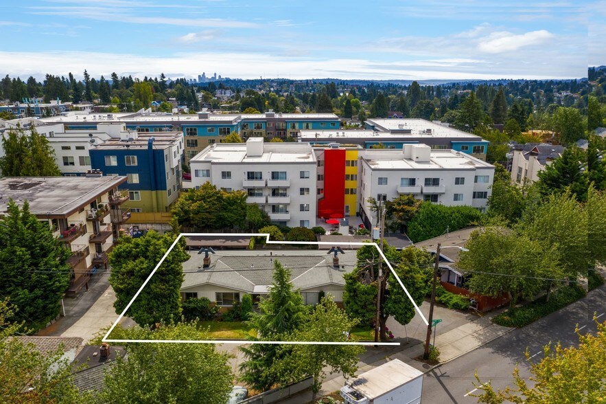 203 N 104th St, Seattle, WA for sale - Building Photo - Image 1 of 23