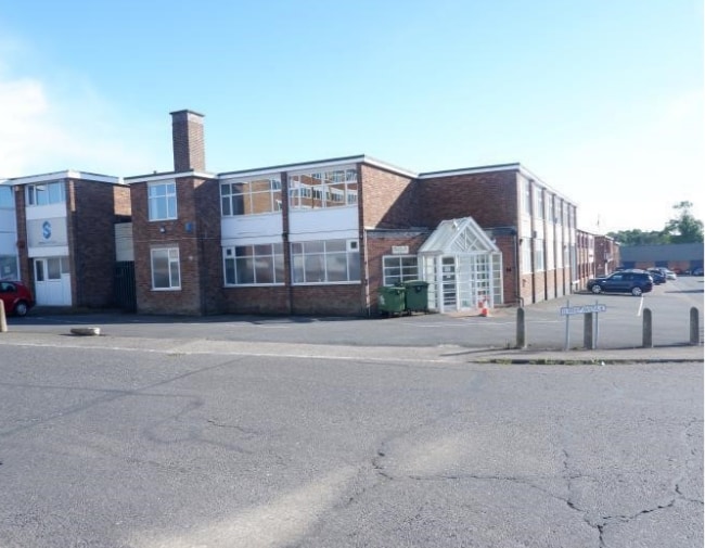 54 Kenilworth Dr, Oadby for sale - Primary Photo - Image 1 of 1