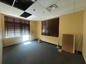 8029 Cooper Creek Blvd, University Park, FL for lease Interior Photo- Image 2 of 7