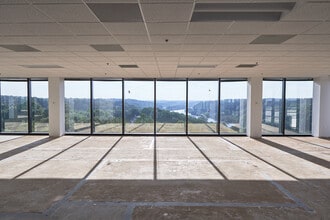 9040 Roswell Rd, Atlanta, GA for lease Interior Photo- Image 2 of 3