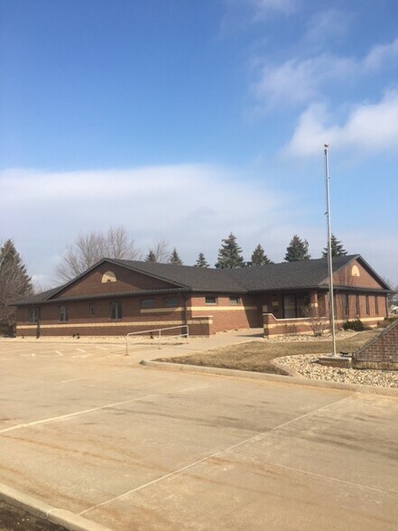 2175 Southpark Ct, Dubuque, IA for sale - Building Photo - Image 1 of 1