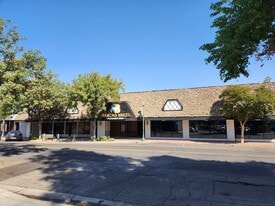 142-144 N K St, Tulare CA - Pub