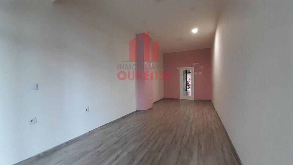Retail in Ourense, Orense for lease - Building Photo - Image 2 of 7