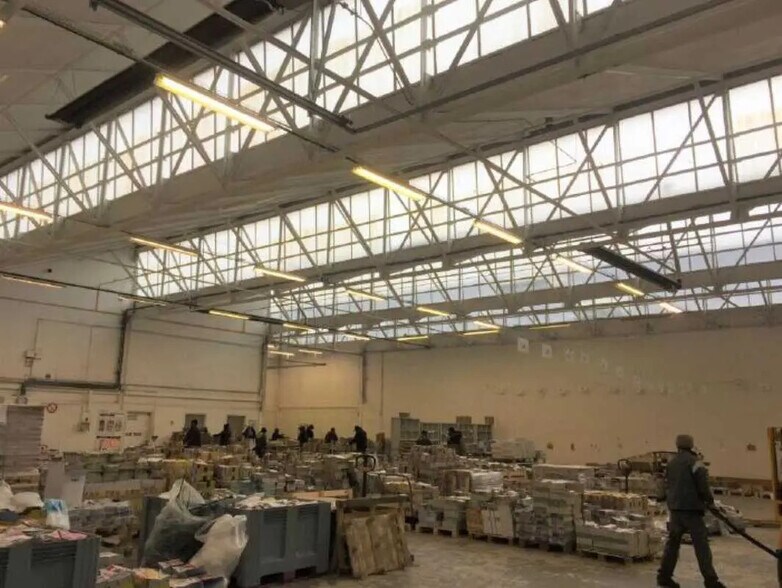 Flex in Massy for lease - Interior Photo - Image 3 of 10